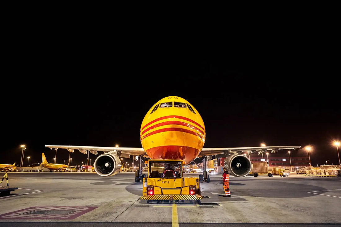 DHL Expressが国際エクスプレス業界初のAI内容品自動認識機能を提供開始、スマホ撮影だけで通関書類を数秒生成